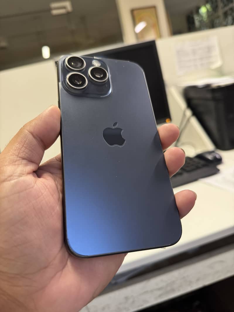 Apple iPhone 15 Pro Max 5