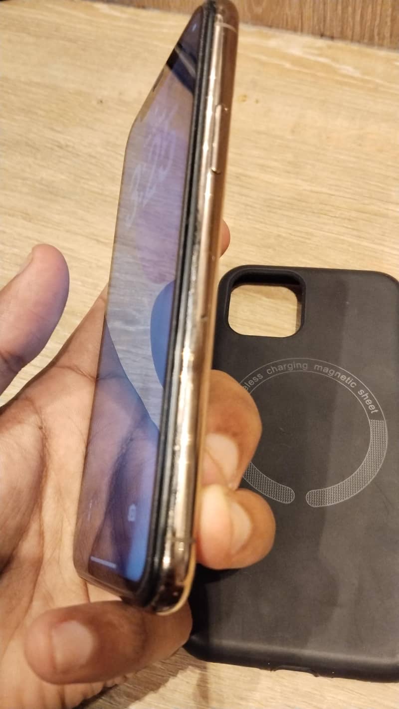 Apple iPhone 11 Pro 2