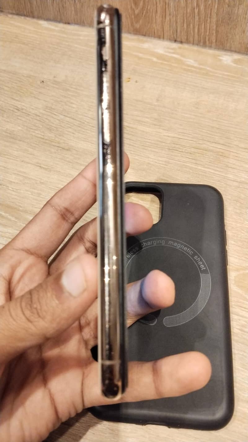 Apple iPhone 11 Pro 3