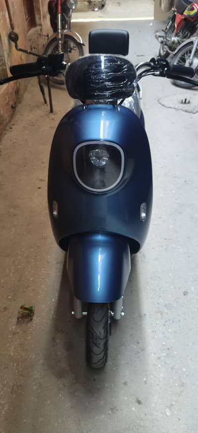 AoA barnd new scooty