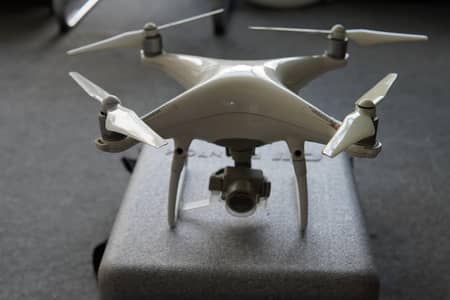 DJI PHANTOM 4