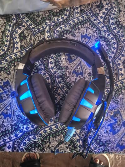 GAMING WIRED HEADPHONES NOICE WITH BLUE LIGHT