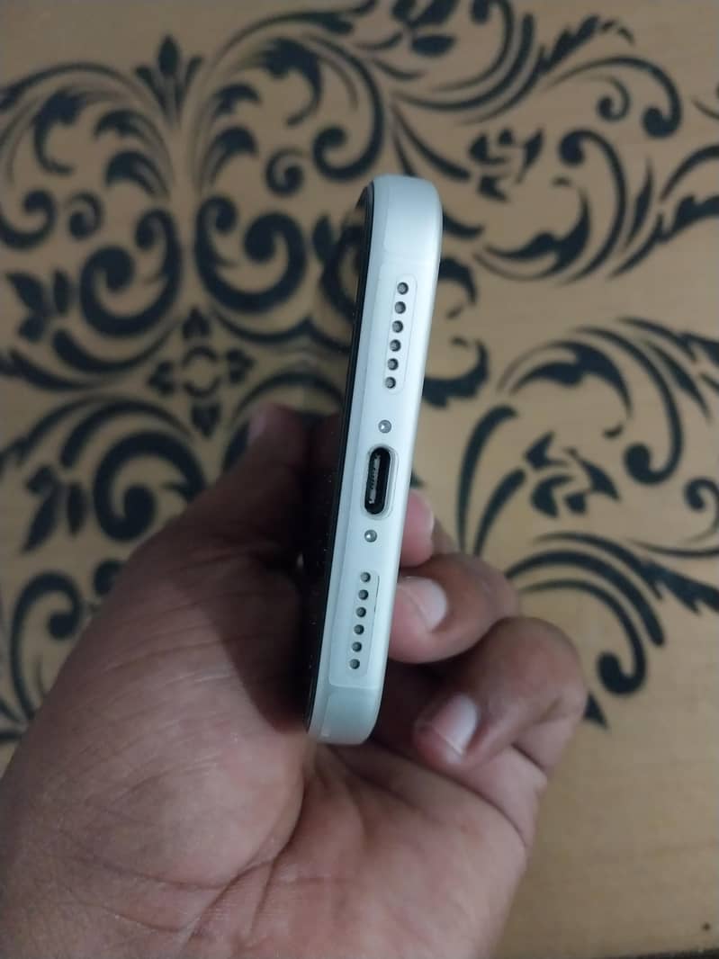 Apple iPhone 17 Pro Max 4