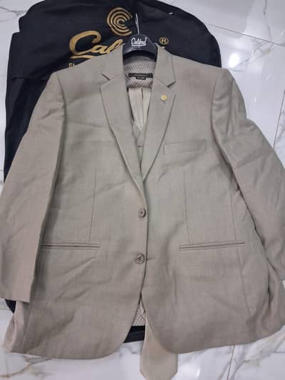 Califord 3 Piece Formal Men Suit [Coat, Pant, Waistcoat and Tie]