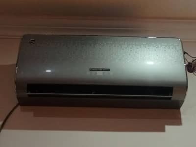 Pel split AC look like new used only 2 months