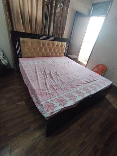 Bed and Almareh