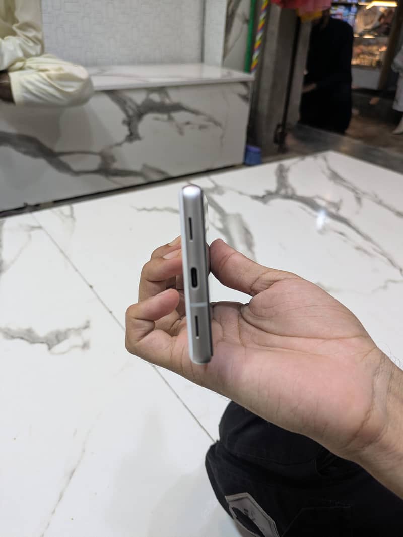 Google Pixel 7a 4