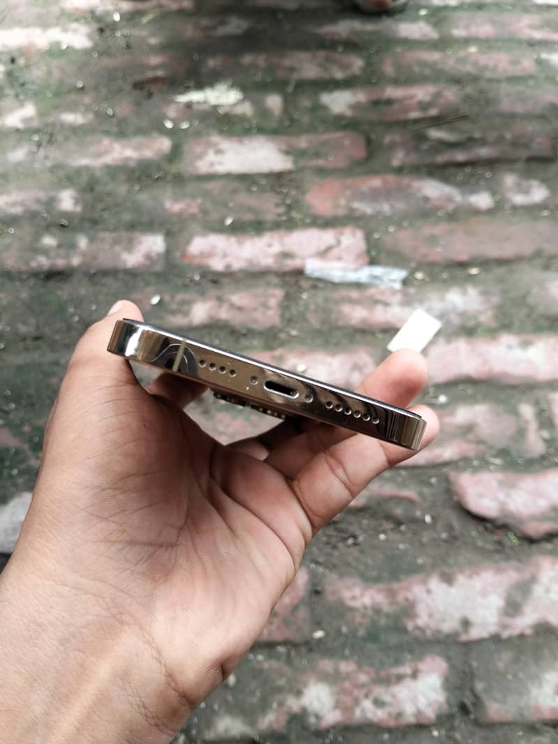 Apple iPhone 14 Pro Max 3