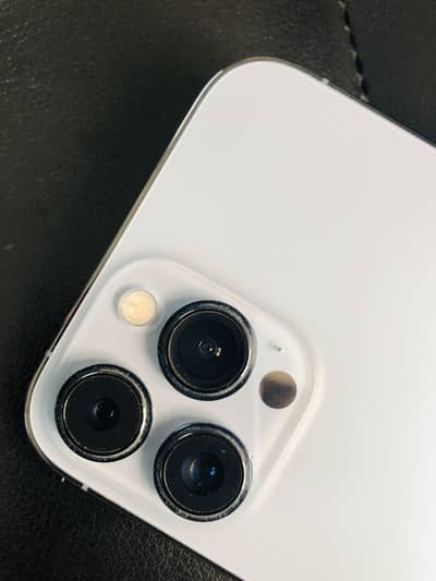 Apple iPhone 13 Pro Max.   (MDM)