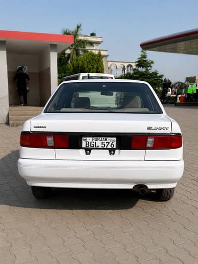 Nissan Sunny 1993