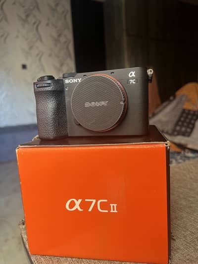 Sony A7cii full frame 10/10 condition with box shutter count only 9162