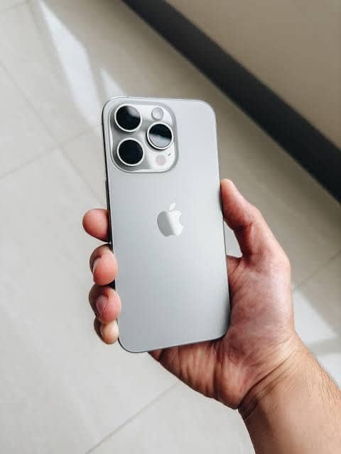 Apple iPhone 15 Pro 0