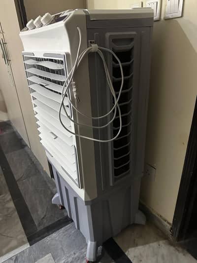 Air cooler 12Wat blkul new condition ha