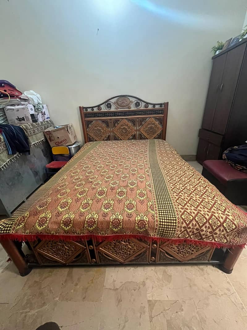 Bed with matres 0