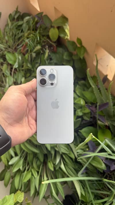 Apple iPhone 15 Pro Max - 512GB - Natural Titanium - NonPTA