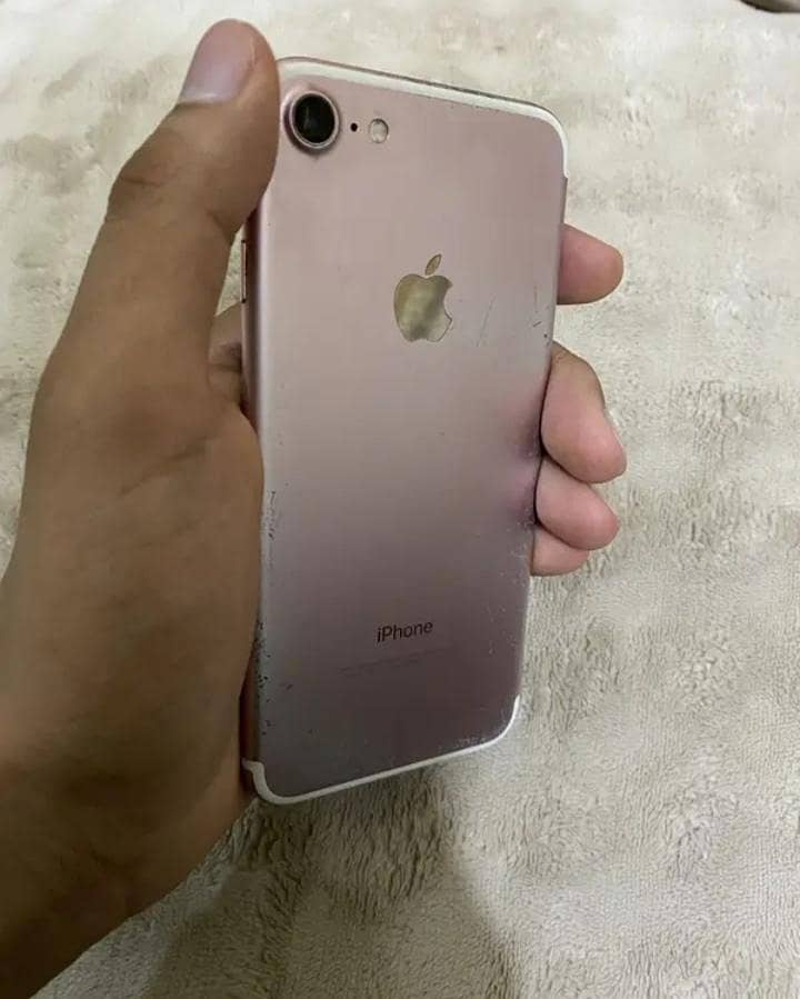 Apple iPhone 7 3