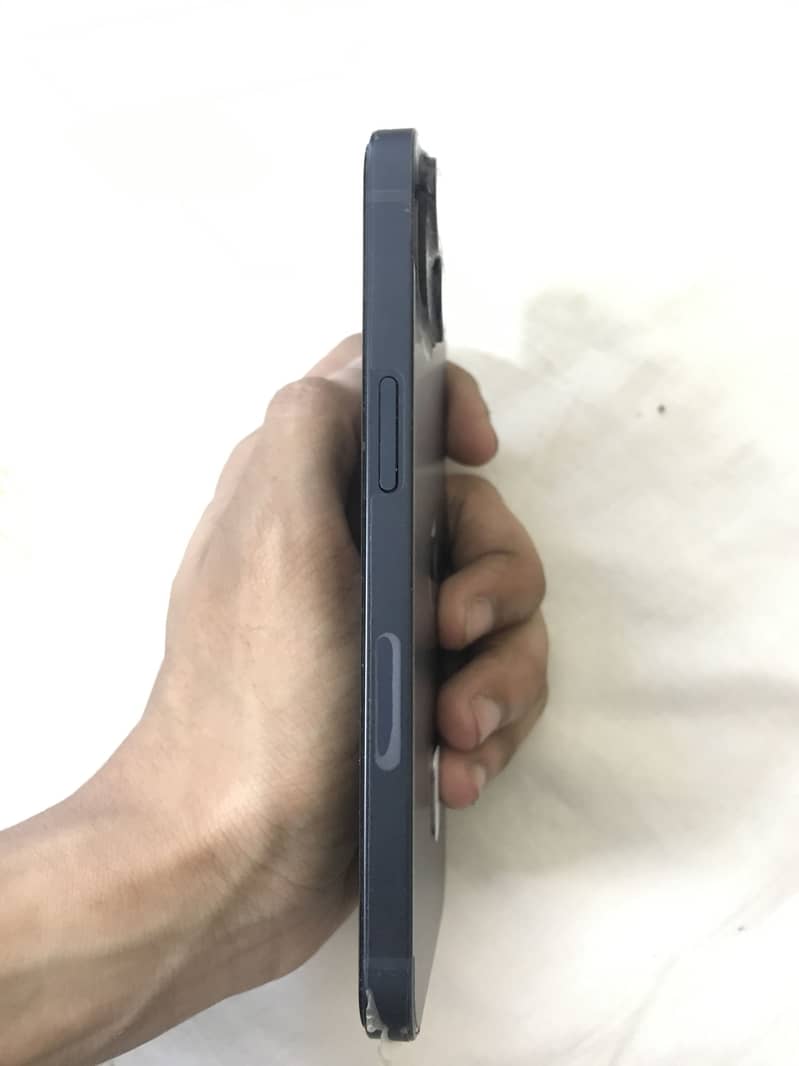 Apple iPhone 13 1