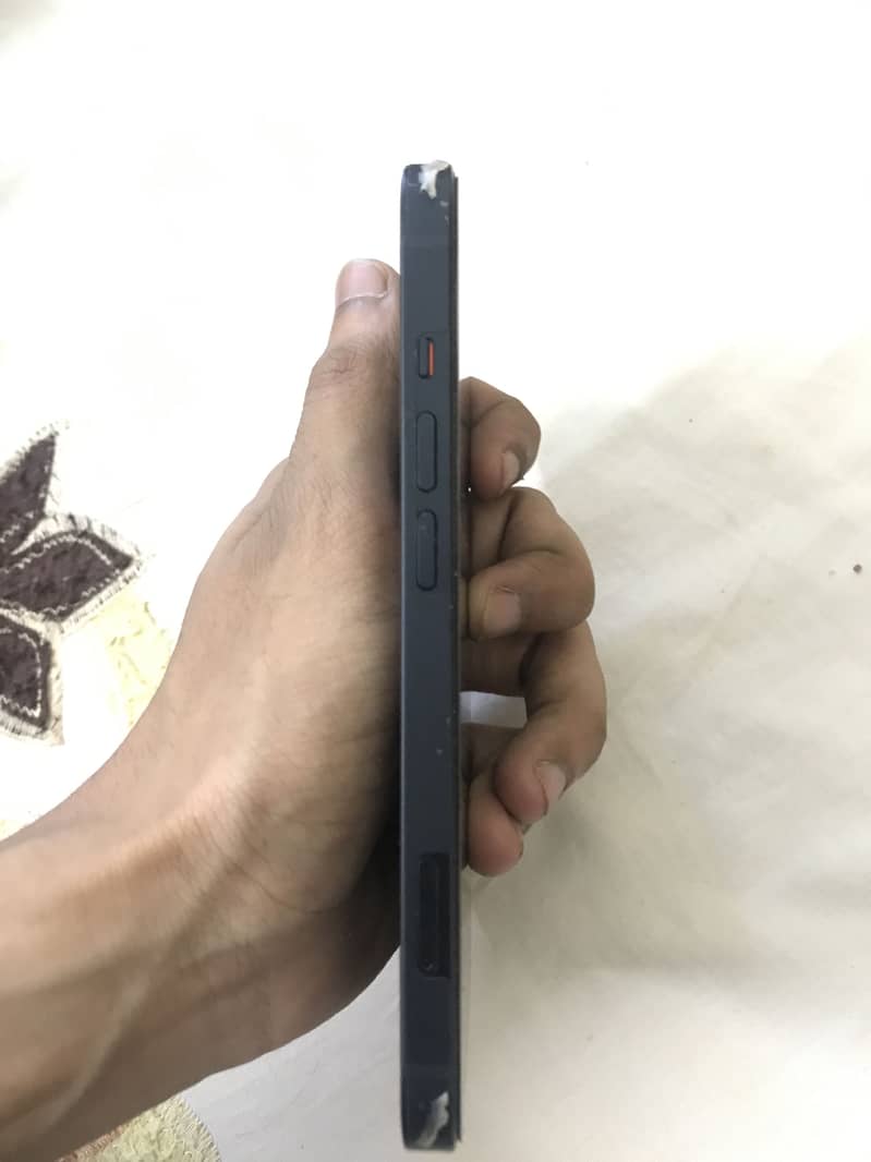 Apple iPhone 13 3