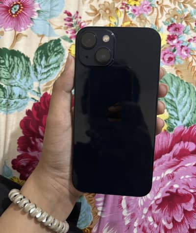 Apple iPhone 13