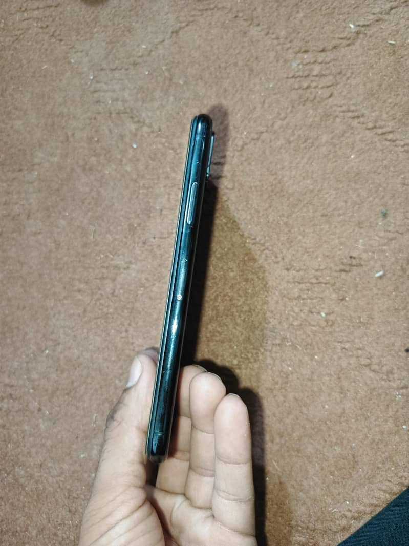 Apple iPhone X 5