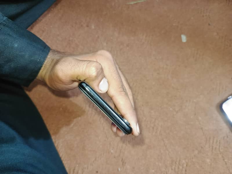 Apple iPhone X 6