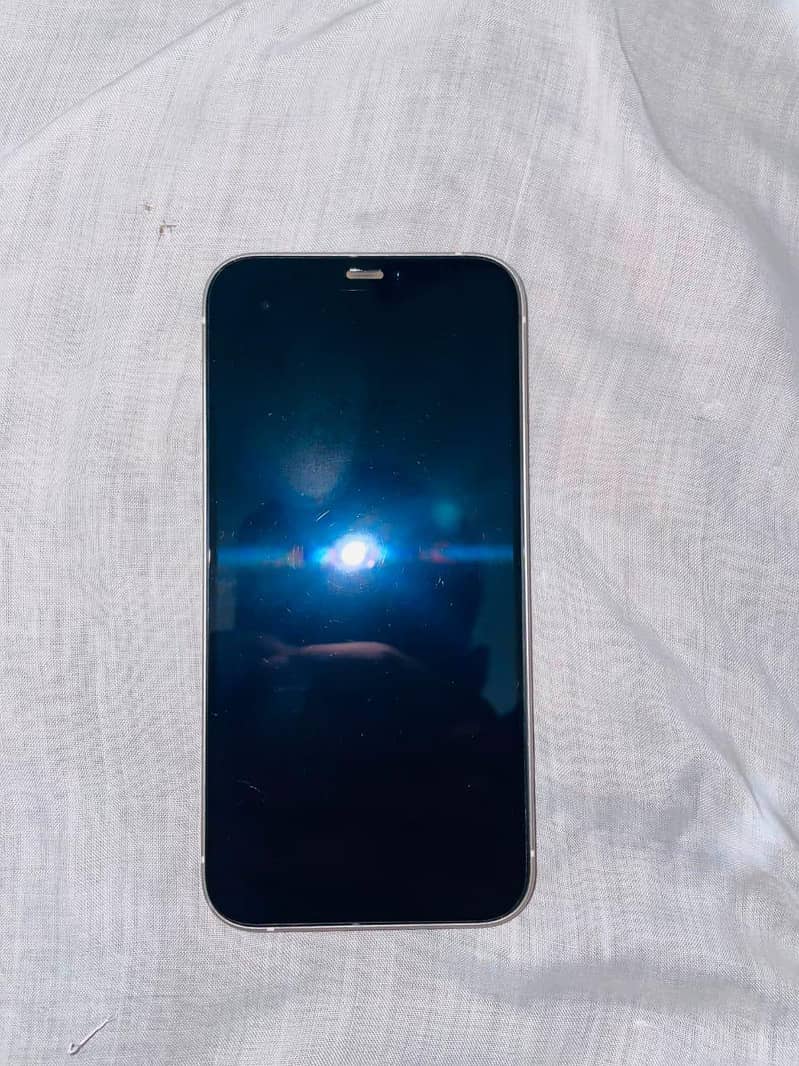 Apple iPhone 12 3