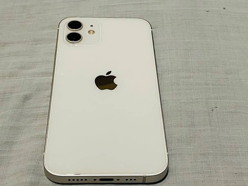 Apple iPhone 12 8