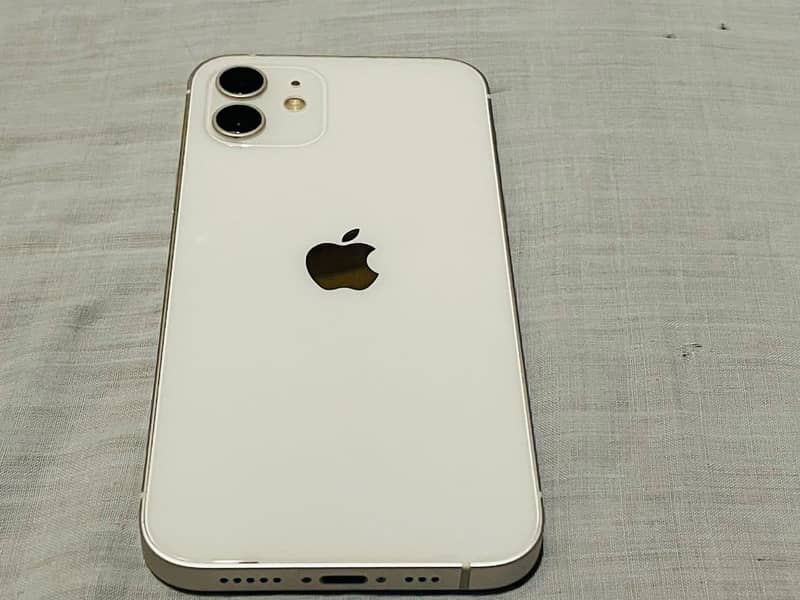 Apple iPhone 12 11