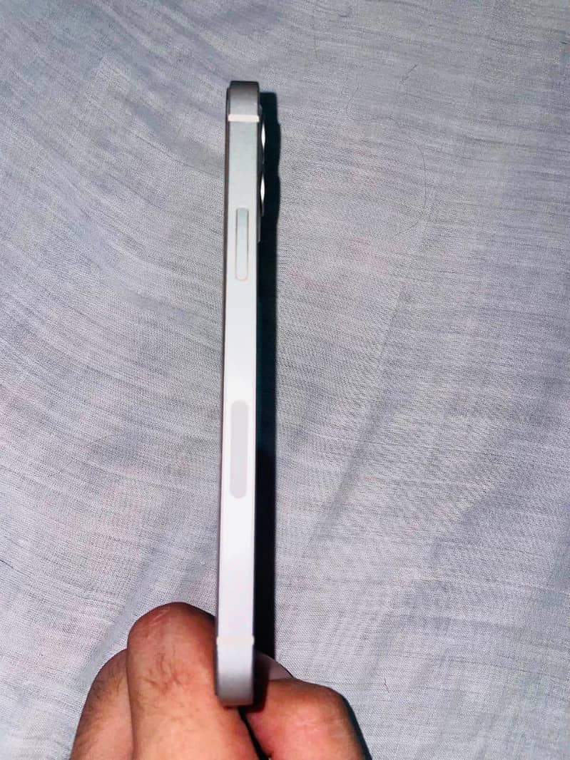 Apple iPhone 12 15
