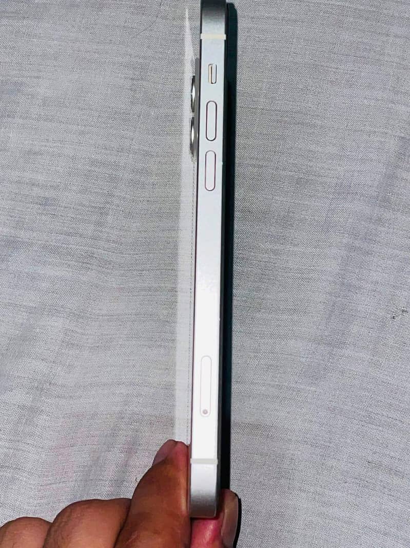 Apple iPhone 12 16