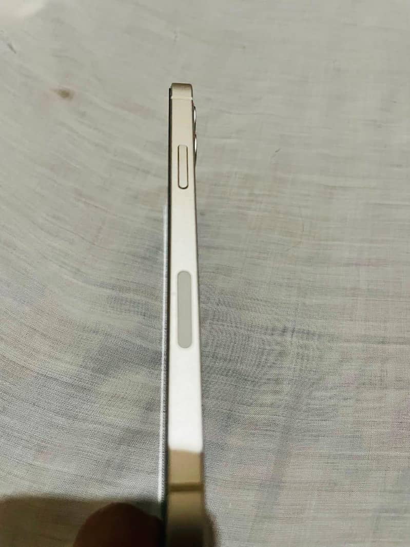 Apple iPhone 12 17