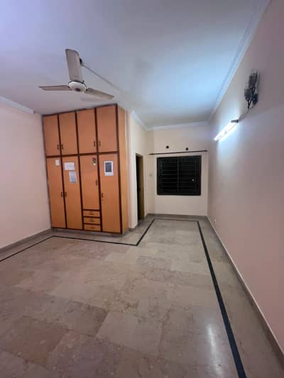 10 Marla Upper Portion For Rent With All Utility Connection's