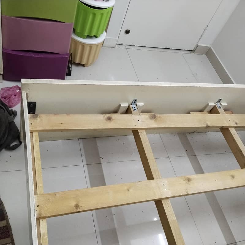 queen bed 0