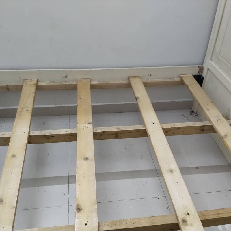 queen bed 1