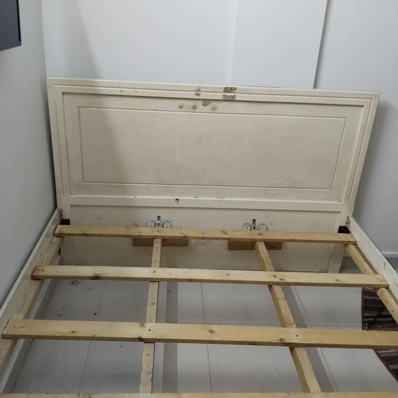 queen bed 2