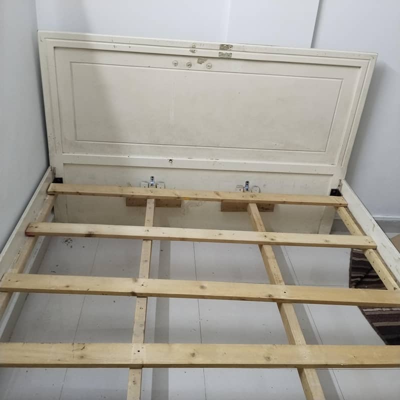 queen bed 3