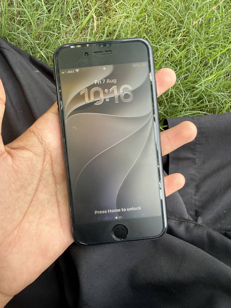 Apple iPhone SE 3