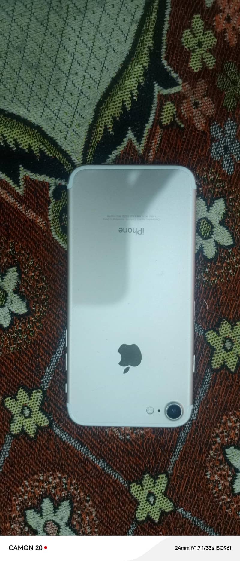 Apple iPhone 7 4