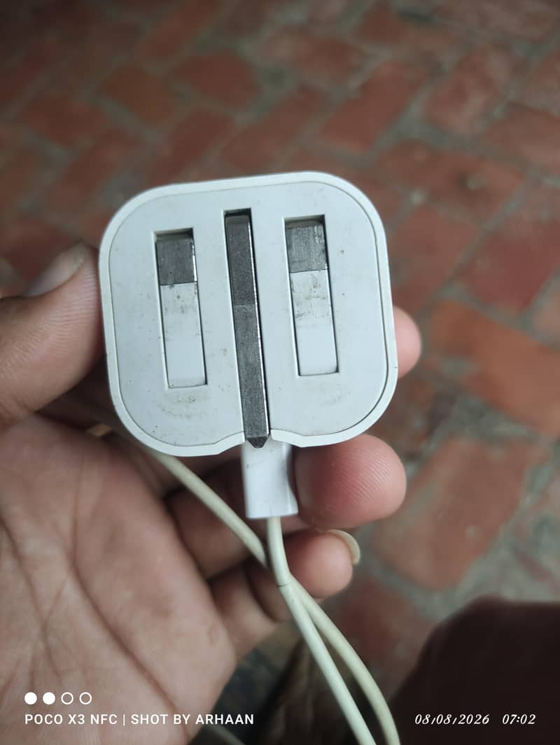 iphone charger 0