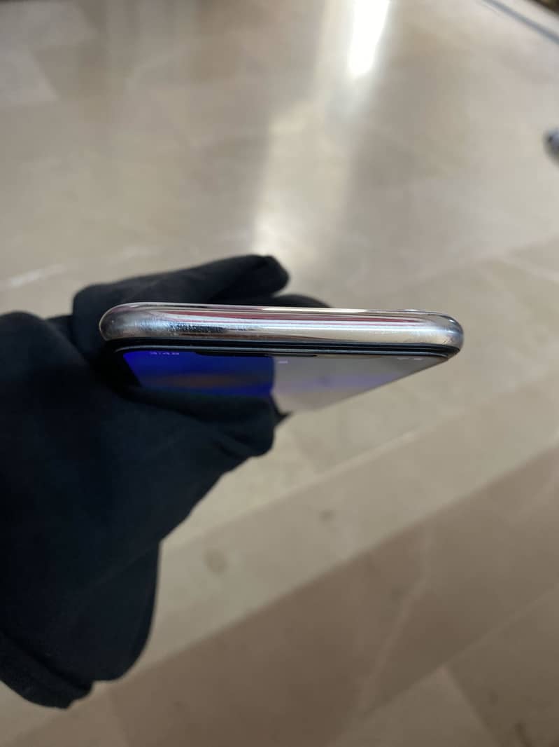 Apple iPhone X 3