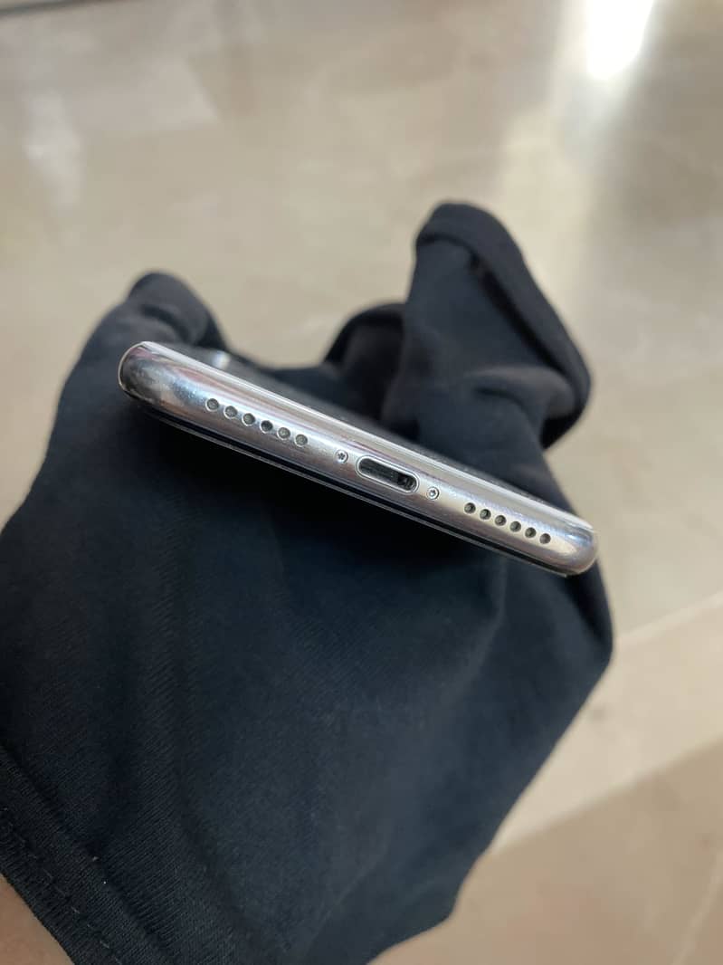 Apple iPhone X 6