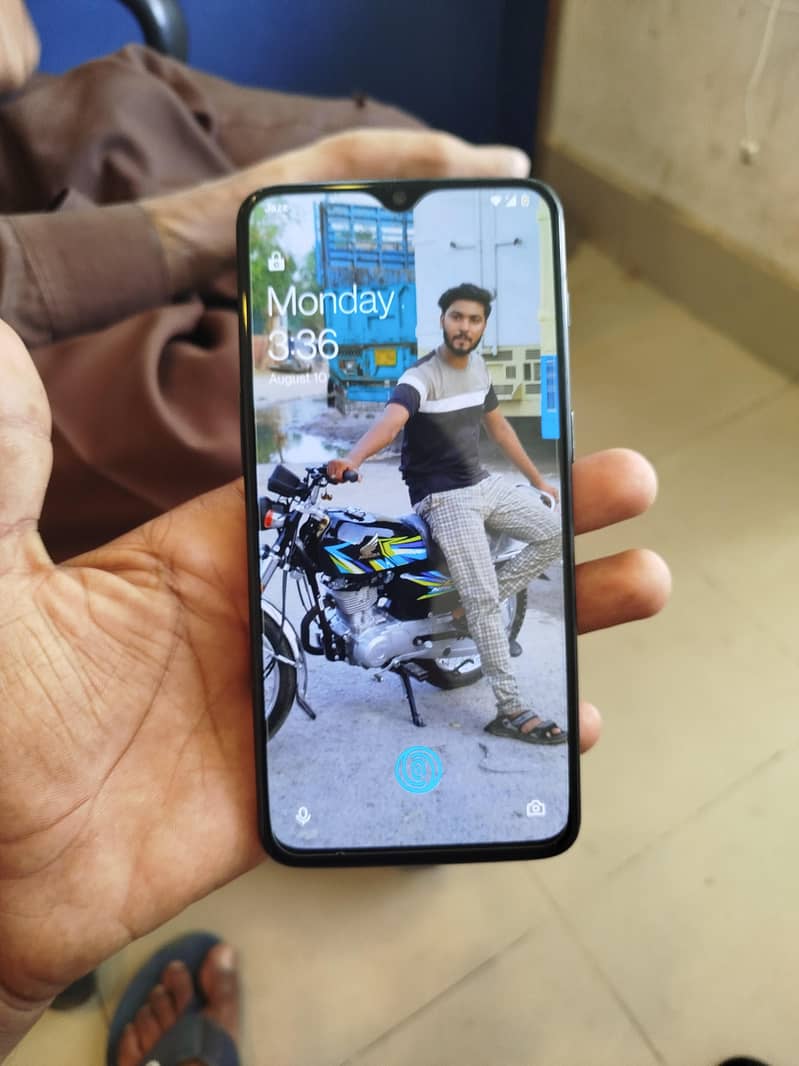 One Plus 6 T 4