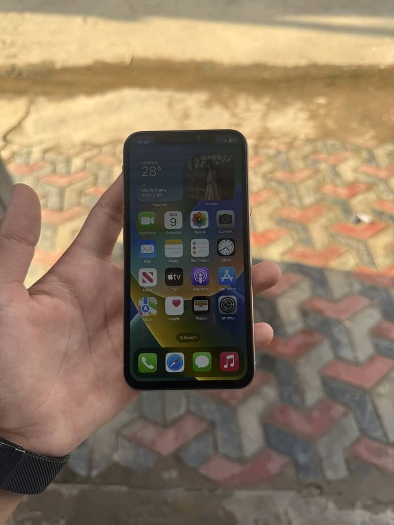 Apple iPhone X 3