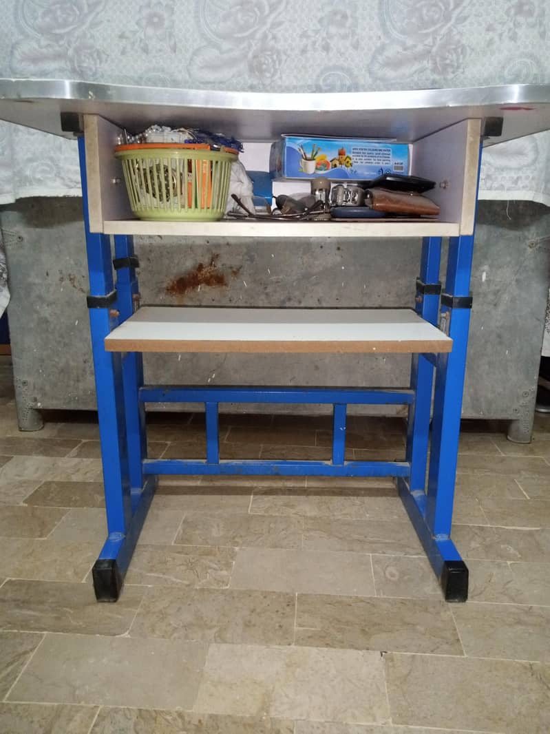 Computer And Study Table 4