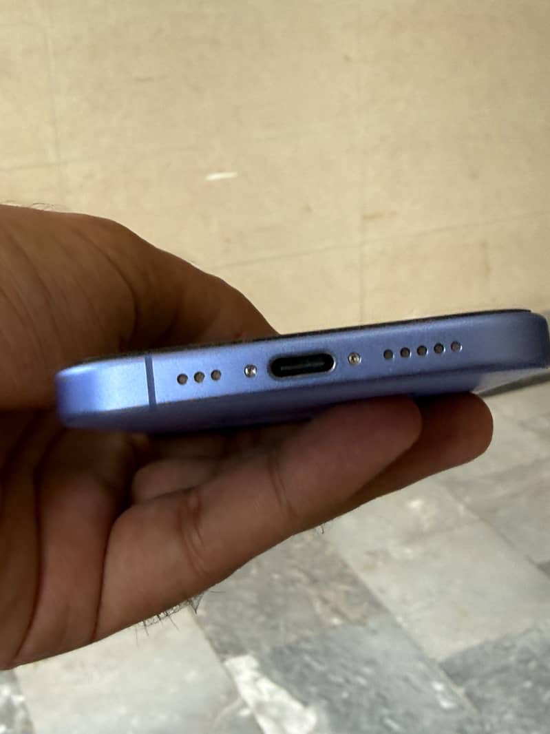 Apple iPhone 16 1