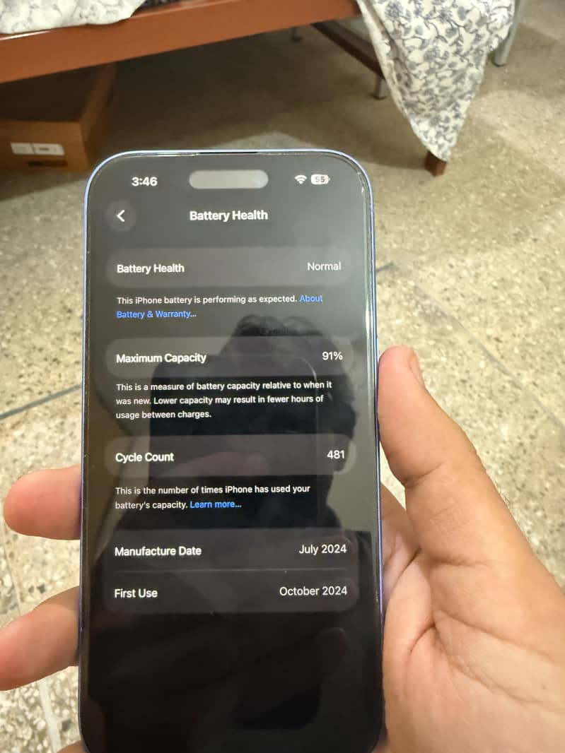 Apple iPhone 16 3