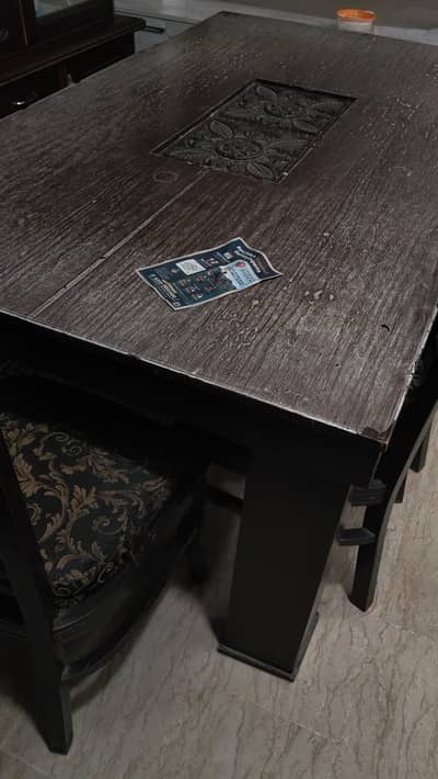 Diningtable & chairs
