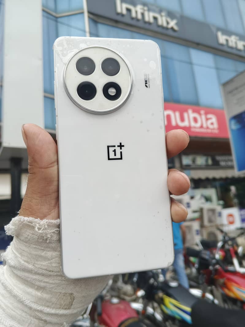One Plus Ace 5 Pro 0