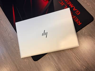 HP Elite Book 840 G8