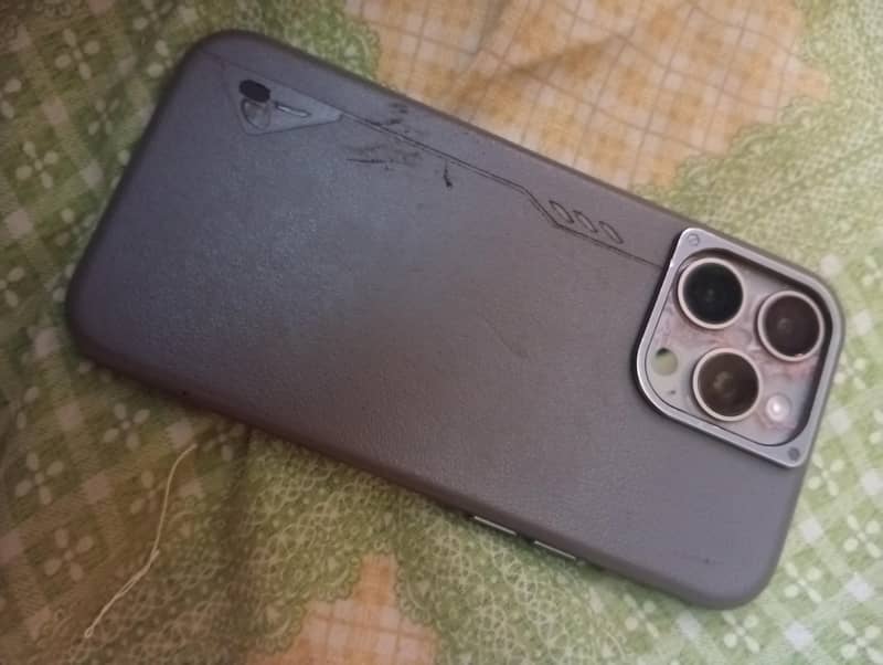 Apple iPhone 15 Pro Max 1